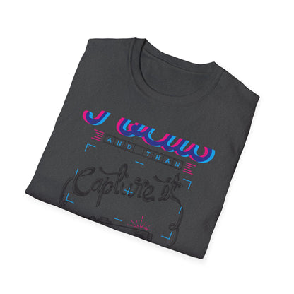 Focus & Capture It Vintage Camera T-Shirt | Retro Photography Enthusiast Tee | Unique Photographer Gift