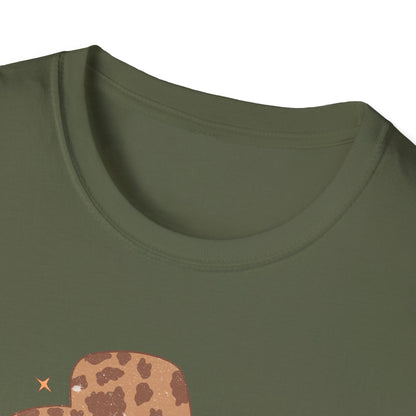 Groovy Cowgirl Heart "Howdy Honey" T-Shirt | Adorable Retro Western Sweetheart Tee for Women, Trendy Country Style