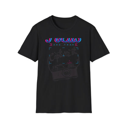 Focus & Capture It Vintage Camera T-Shirt | Retro Photography Enthusiast Tee | Unique Photographer Gift