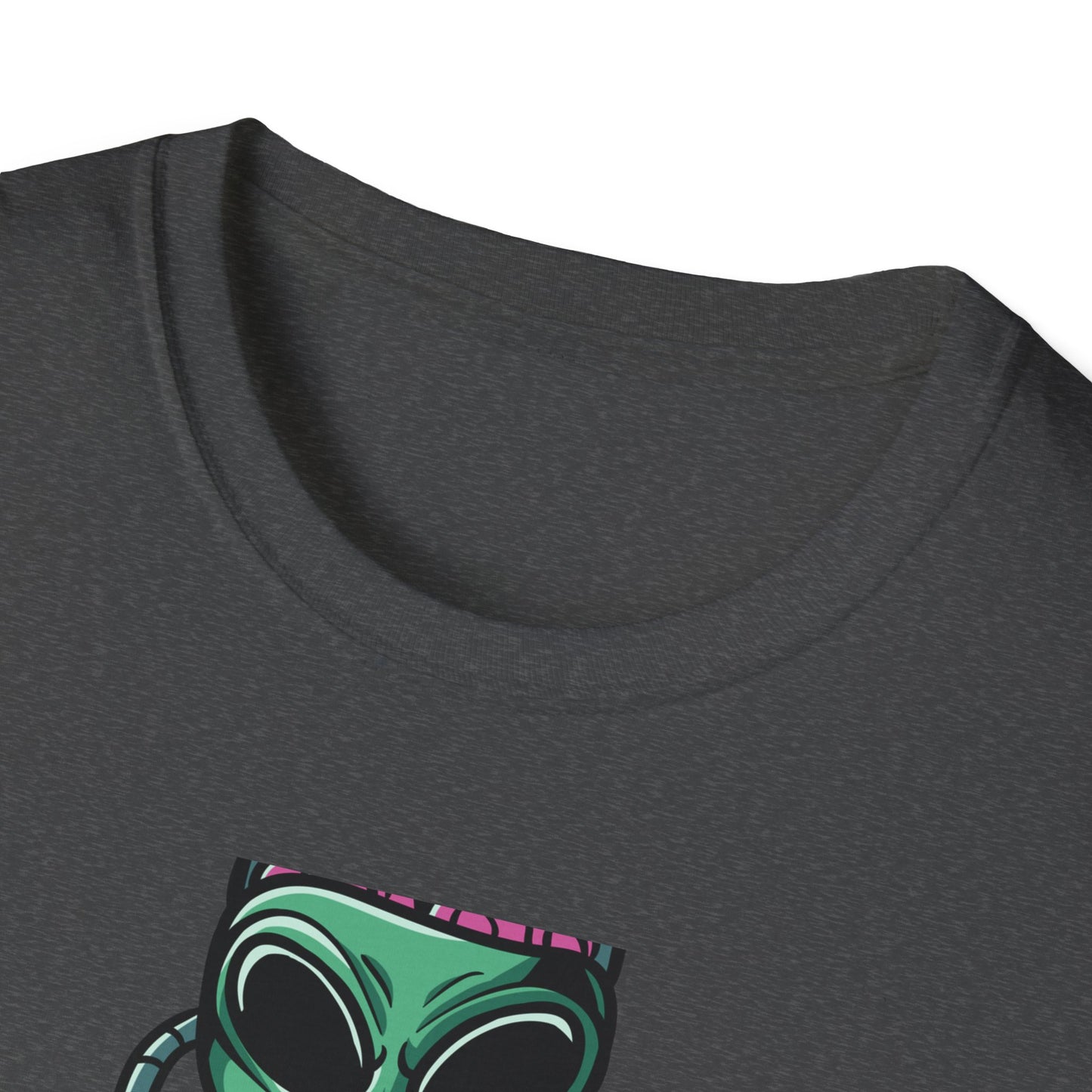 Unleash Chaos! Epic Alien Attack T-Shirt - Exposed Brain & Shotgun Sci-Fi Graphic Tee for Edgy Fans & Gamers. Bold & Unique!
