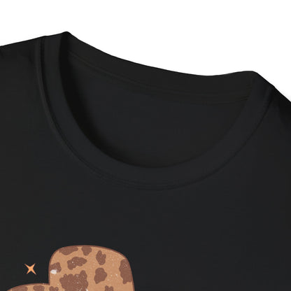 Groovy Cowgirl Heart "Howdy Honey" T-Shirt | Adorable Retro Western Sweetheart Tee for Women, Trendy Country Style