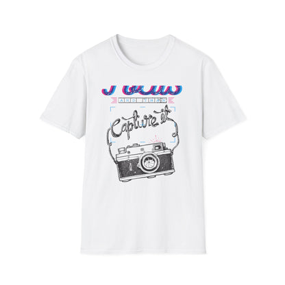 Focus & Capture It Vintage Camera T-Shirt | Retro Photography Enthusiast Tee | Unique Photographer Gift