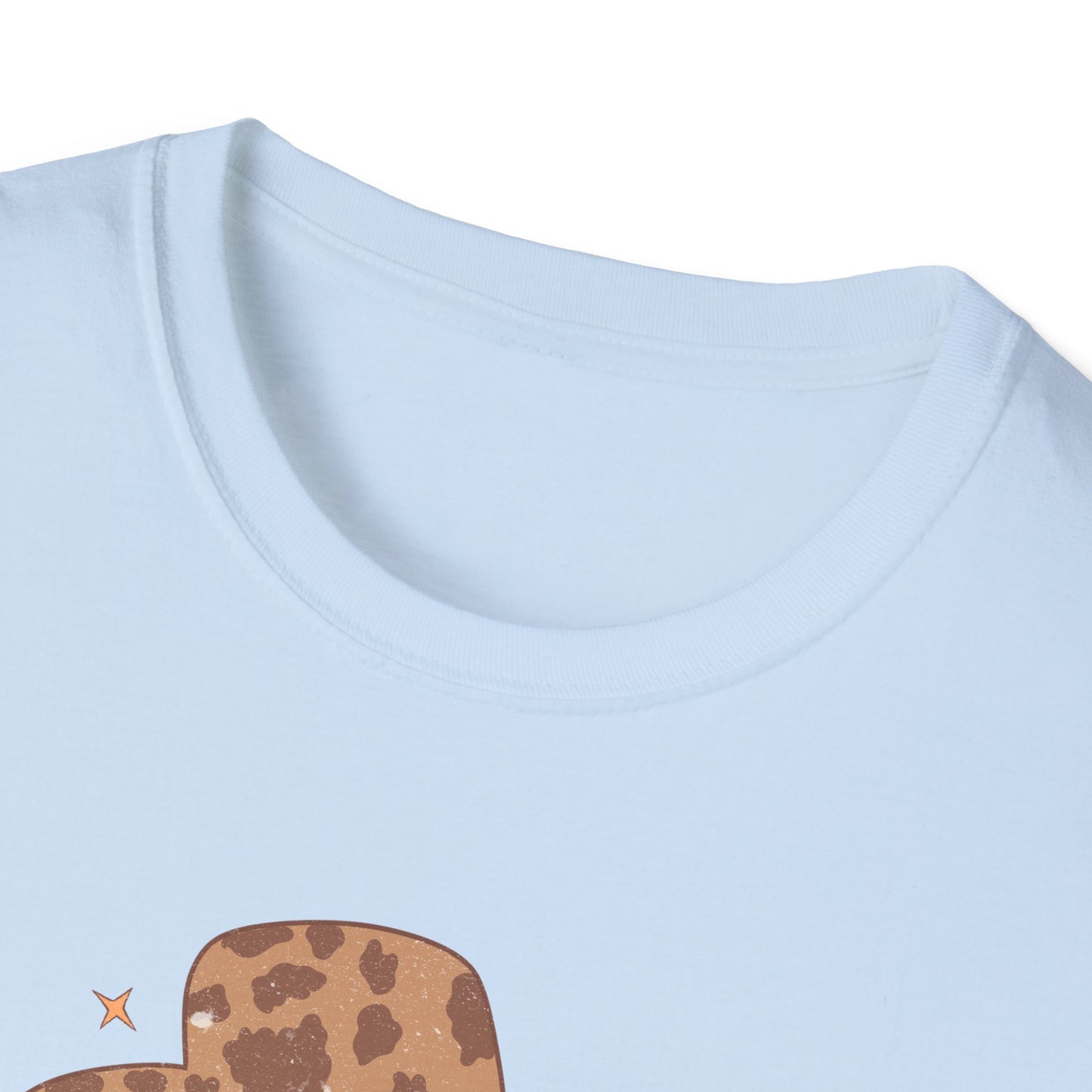 Groovy Cowgirl Heart "Howdy Honey" T-Shirt | Adorable Retro Western Sweetheart Tee for Women, Trendy Country Style