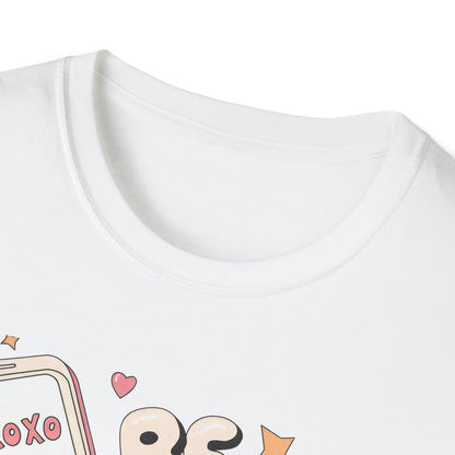 Adorable Y2K "XOXO Be Mine" Flip Phone T-Shirt | Nostalgic Retro Love Tee for Valentine's & Everyday Chic