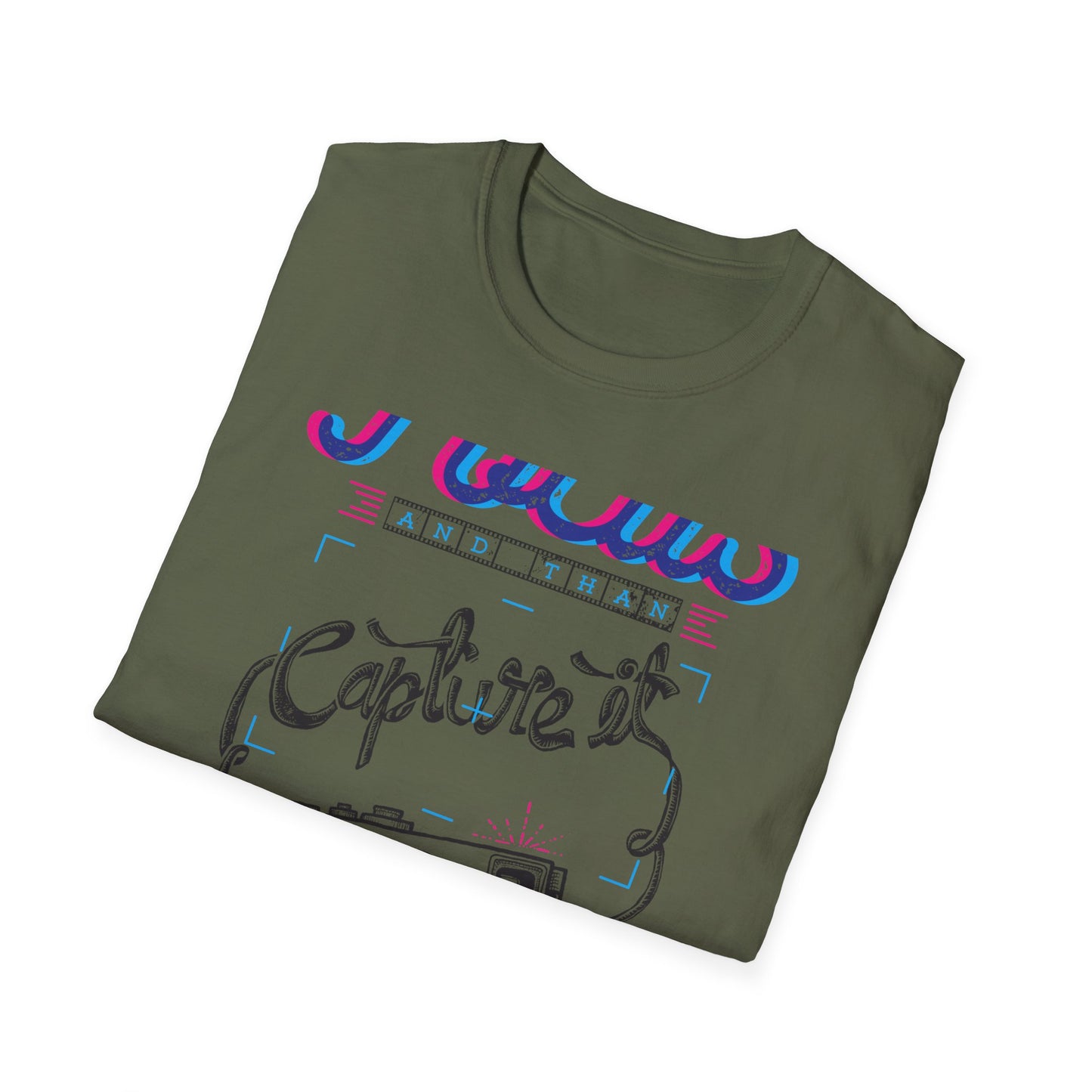 Focus & Capture It Vintage Camera T-Shirt | Retro Photography Enthusiast Tee | Unique Photographer Gift