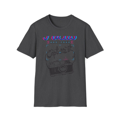 Focus & Capture It Vintage Camera T-Shirt | Retro Photography Enthusiast Tee | Unique Photographer Gift