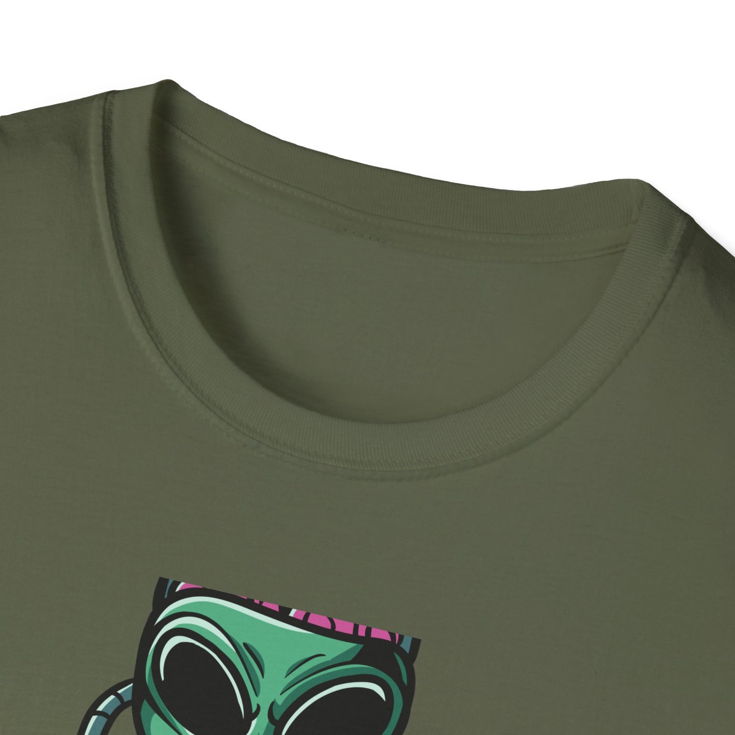Unleash Chaos! Epic Alien Attack T-Shirt - Exposed Brain & Shotgun Sci-Fi Graphic Tee for Edgy Fans & Gamers. Bold & Unique!