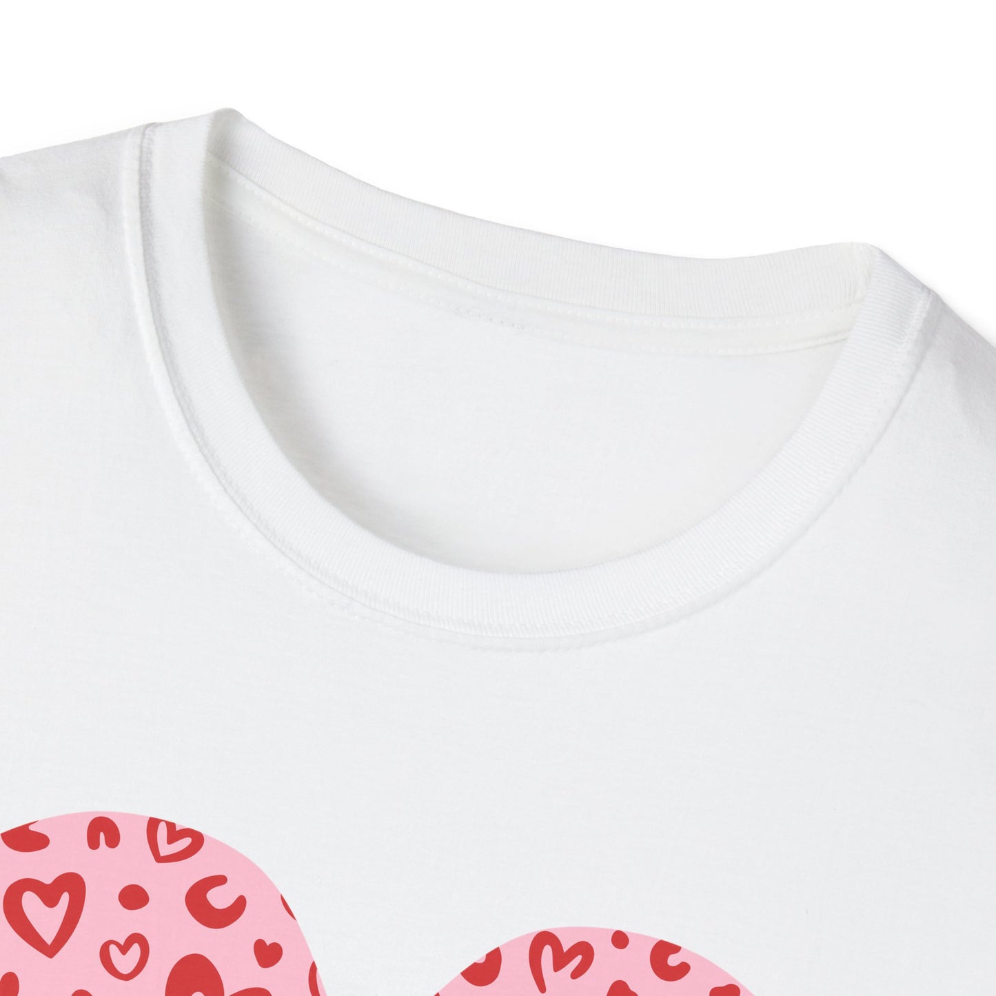 Chic Mom Leopard Heart T-Shirt | Adorable Mama Tee Gift | Perfect Mother's Day & Everyday Love Top