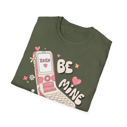 Adorable Y2K "XOXO Be Mine" Flip Phone T-Shirt | Nostalgic Retro Love Tee for Valentine's & Everyday Chic