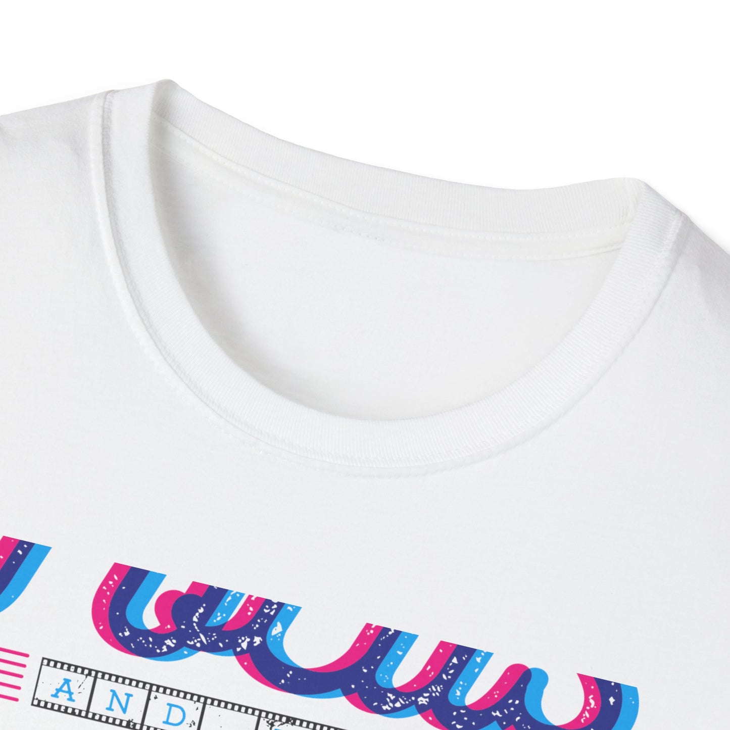 Focus & Capture It Vintage Camera T-Shirt | Retro Photography Enthusiast Tee | Unique Photographer Gift