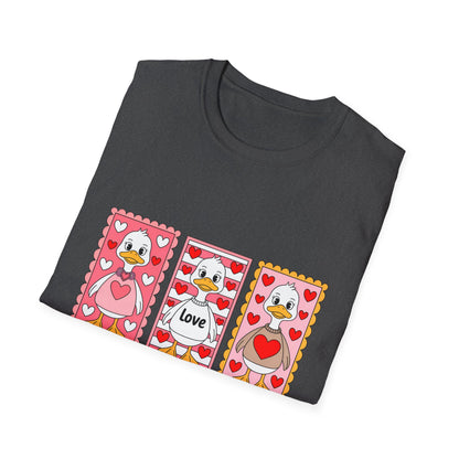 Charming Love Duck & Hearts T-Shirt | Adorable Valentine's Day Tee for Kids & Animal Lovers - Cute & Unique!