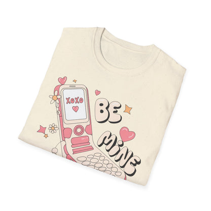 Adorable Y2K "XOXO Be Mine" Flip Phone T-Shirt | Nostalgic Retro Love Tee for Valentine's & Everyday Chic