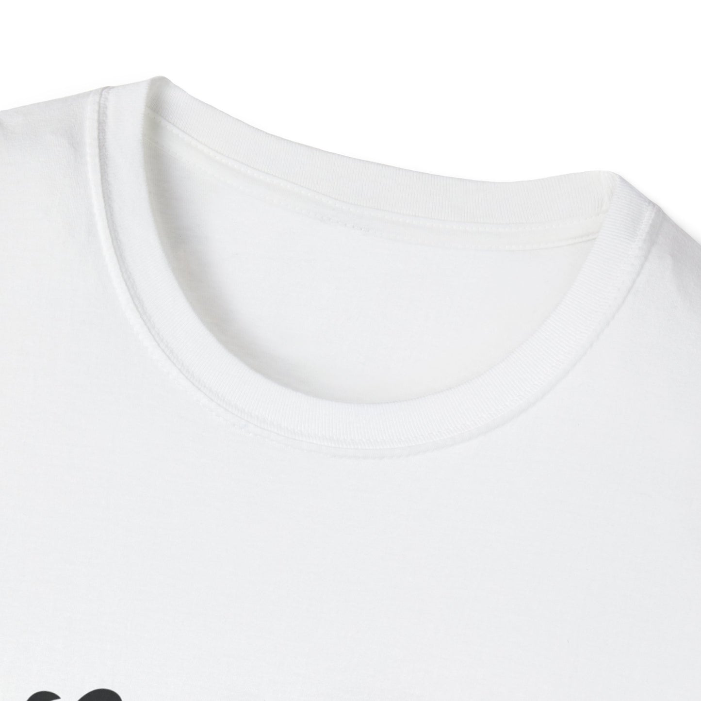 Chic 'Happy Lashes Happy Life' T-Shirt | Empowering Eyelash Lover Tee for Beauty Queens & Lash Techs | Must-Have Glam Gift
