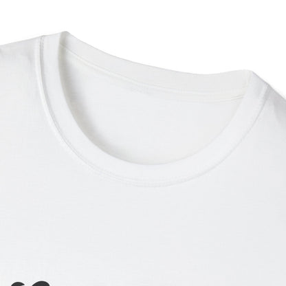 Chic 'Happy Lashes Happy Life' T-Shirt | Empowering Eyelash Lover Tee for Beauty Queens & Lash Techs | Must-Have Glam Gift