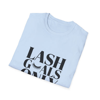 Stunning Lash Queen T-Shirt | Iridescent Eyelash Design Tee for Beauty Enthusiasts & Lash Techs