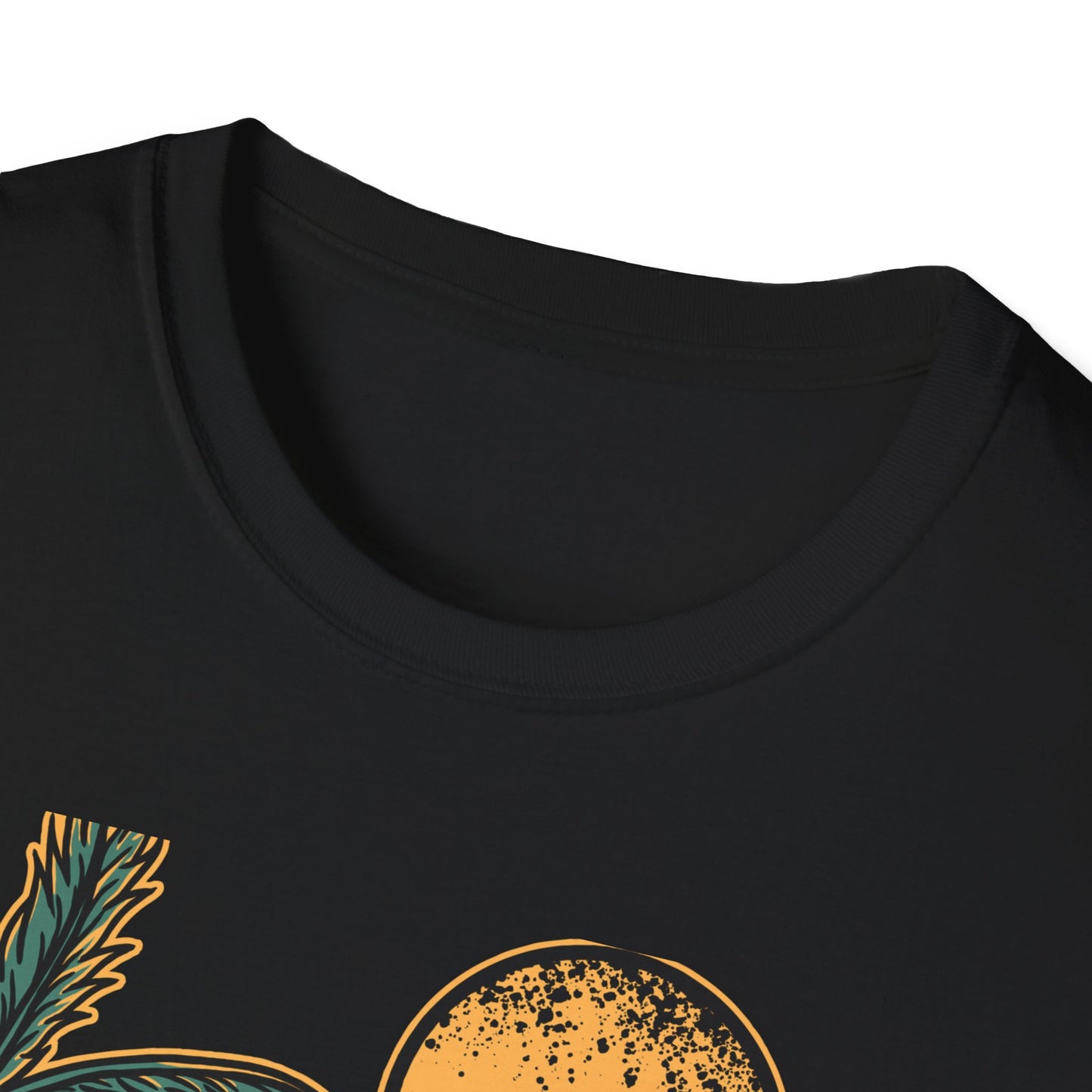 Epic Jumping Fish T-Shirt - Vintage Tropical Ocean Surf & Fishing Tee for Beach Lovers & Anglers - Cool Summer Apparel