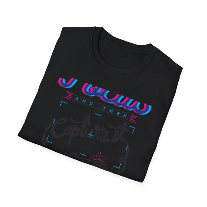 Focus & Capture It Vintage Camera T-Shirt | Retro Photography Enthusiast Tee | Unique Photographer Gift