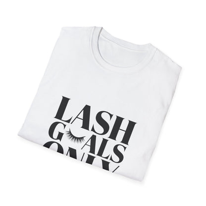 Stunning Lash Queen T-Shirt | Iridescent Eyelash Design Tee for Beauty Enthusiasts & Lash Techs